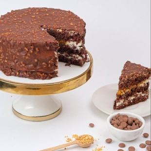 Торт Сникерс