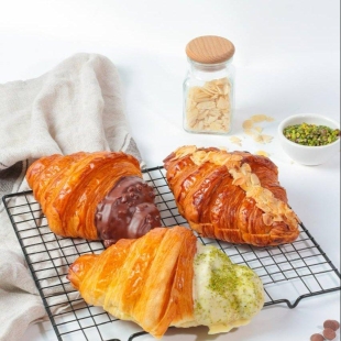 Круассан с шоколадом