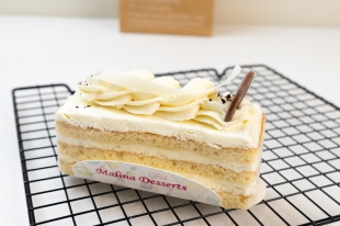 Пирожное Молочная девочка