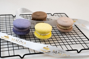 Макаронс смородиновый