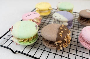 Макаронс фисташковый