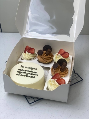 Бенто торт с капкейками