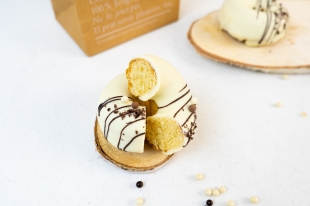 Пончик с белым шоколадом